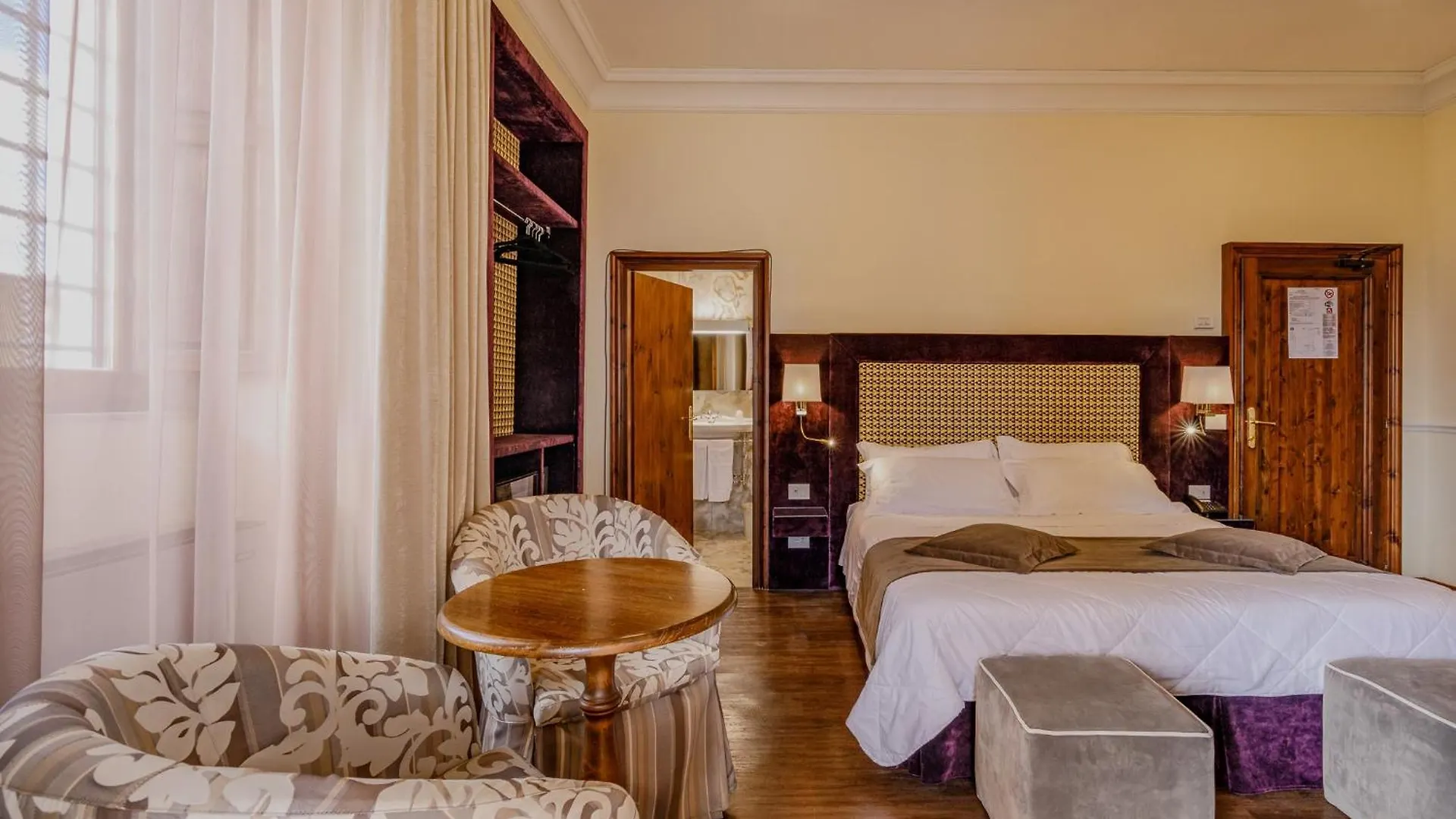 Villa Lecchi Hotel Wellness コッレ・ヴァル・デルザ